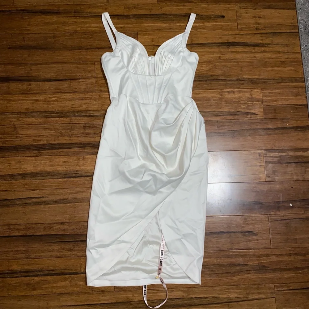 White House of CB dress NWT - Picture 3 of 6